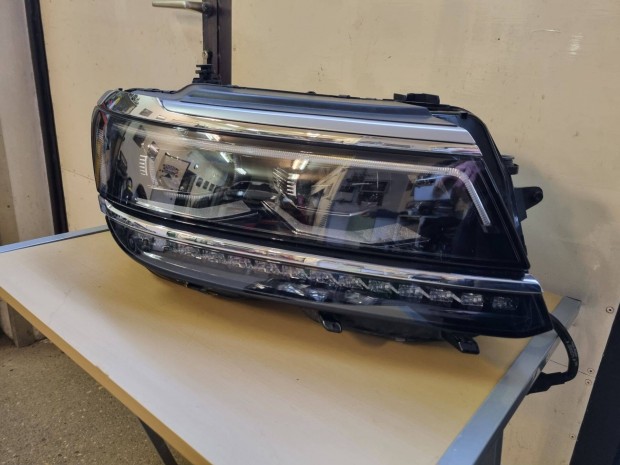 VW Tiguan Jobb els fnyszr 5NN941082C