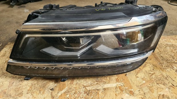 VW Tiguan Bal oldali fényszóró 23.06