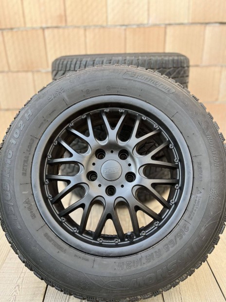VW Tiguan felni + téligumi 215/65 R16