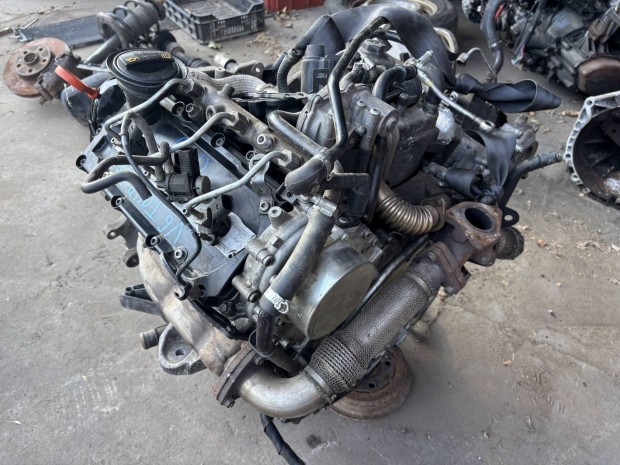 VW Touareg 3.0D V6 TDI Casd motor elad