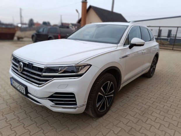 VW Touareg friss mszakival elad!