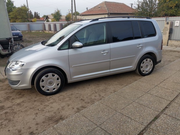VW Touran 1,4 TSI, 7 személyes ,140 LE, kitűnő állapotban eladó