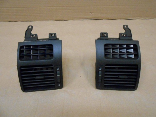 VW Touran 2003-2010 műszerfal légbefúvó 1T0819703A, 704A