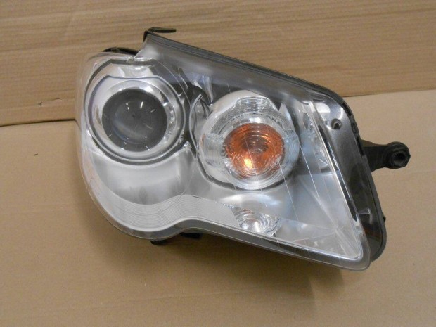 VW Touran Facelift 2007-2010-ig Jobb Xenon fényszóró 1T1941752A