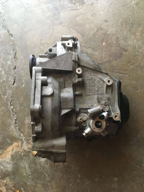 VW Touran, Caddy 1.6 8V benzin vlt