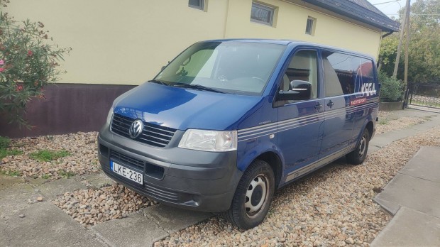 VW Trans Van T5 2,5 TDI típusú kéziváltós haszongépjármű