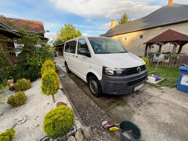 VW Transporter T5 9 szem�lyes