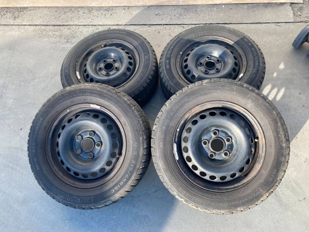 VW Transporter T5 Gumiszett Elad