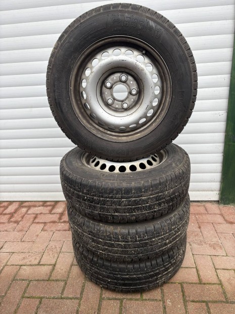 VW Transporter T5 T6 lemez felni + j tli gumi 205/65 R 16 C
