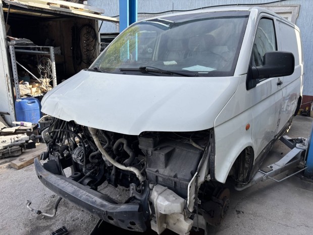 VW Transporter T5 alkatrszek elad