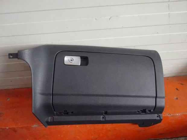 VW Volkswagen Golf Jetta 03 - Keszty� keszty�tart� ajt� fed�l 1121