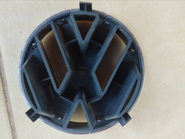 VW Volkswagen Passat hűtődíszrács embléma