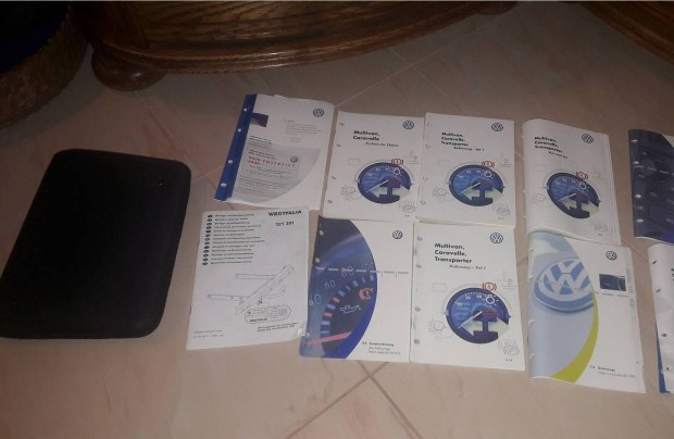 VW Volkswagen T4 Transporter Multivan, Caravelle k�zik�nyv, le�r�s
