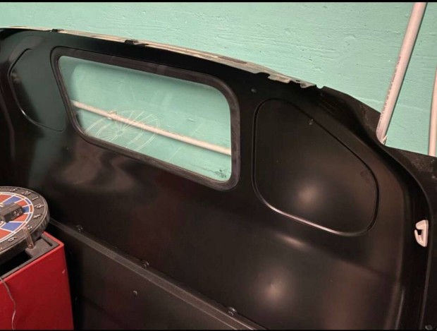 VW Volkswagen T5/T6 hátfal / térelválasztó ablakos