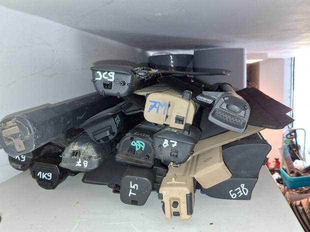 VW, Audi A.4, Audi A.6 csomagtr rol 20-30e /db