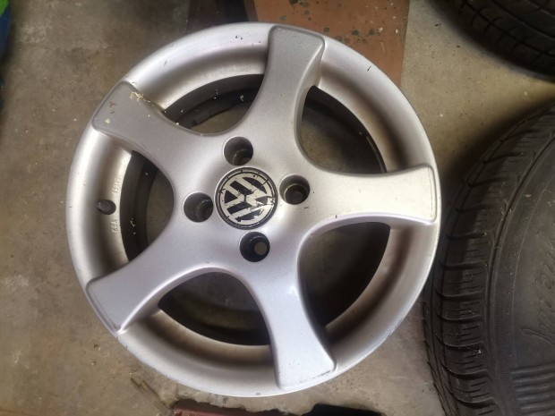 VW Polo gyári alufelni 14"-es méretben