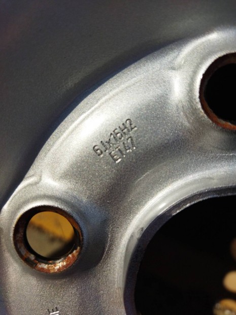 VW, Seat, Skoda lemezfelni garnitúra nyári gumikkal