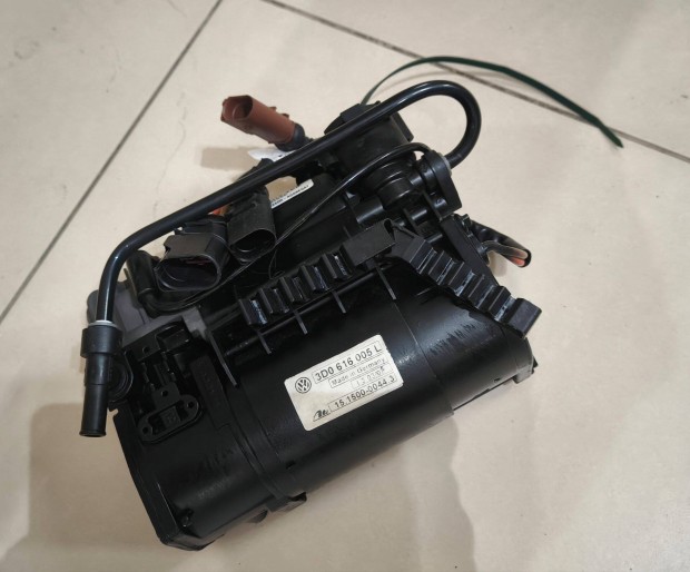 VW / Audi / Bentley vákuumszivattyú 3D0 616 005 L Újszerű!