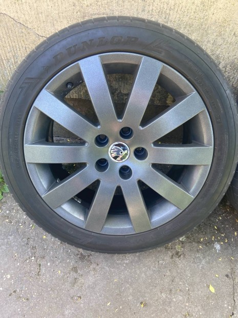 VW / Skoda 17 Felni 5x112 Dunlop 225/45 R17