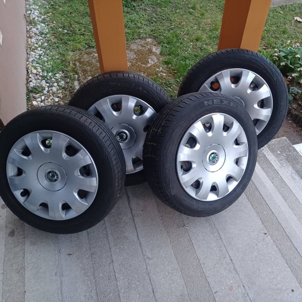 VW acélfelni 185/60R15 nyári gumival