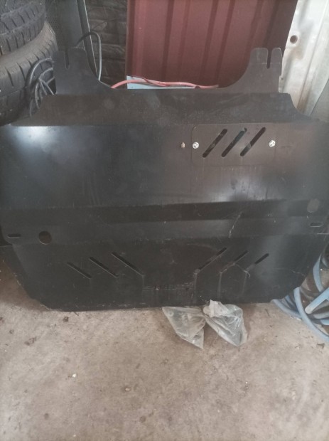 VW caddy motor vd burkolat 