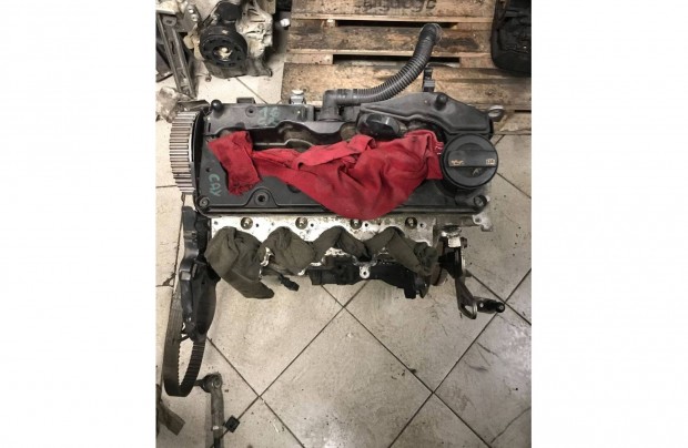 VW csoport 1,6 CR Cay 105LE fztt blokk hengerfejjel