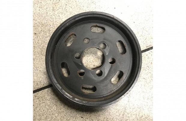 VW csoport Golf IV 1,8 T szíjtárcsa 030 145 255 A