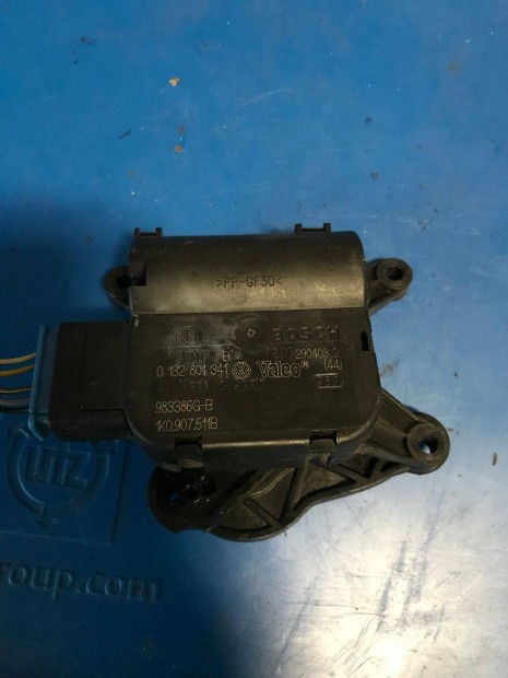 VW csoport Golf V fűtés állító motor 1K0 907 511 B