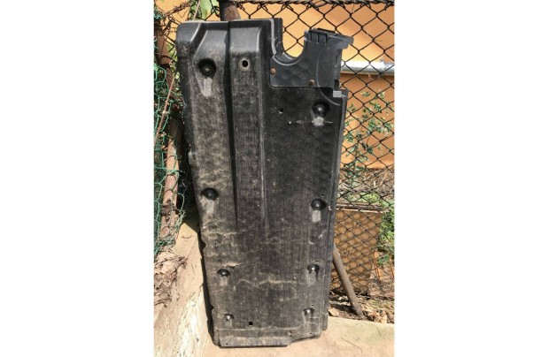 VW csoport Octavia II _ bal padllemez takar 1K0 825 211 E