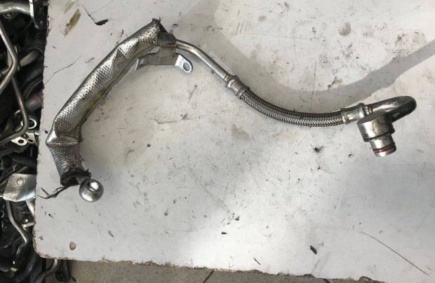 VW csoportoctavia II 1,8 TSI - turbó olajzócső