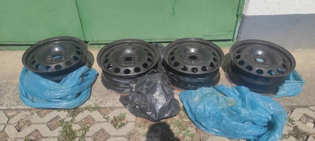VW csoportos gyári 16 col acélfelni