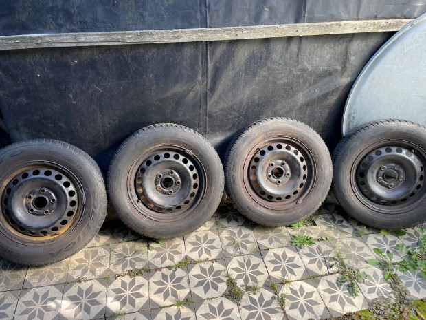 VW csoportos lemezfelni szett 5x112 oszt 15" mret j gumik