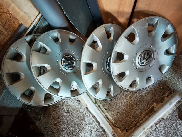 VW dsztrcsa 15" 4db
