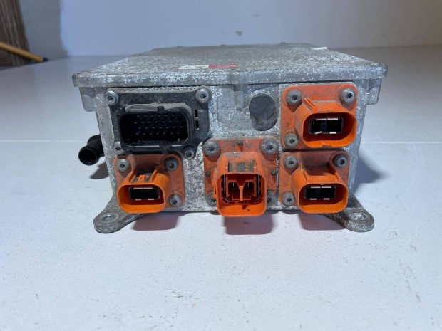 VW e-Up 82 LE OBC fed�lzeti t�lt� (haszn�lt) 12E915682K