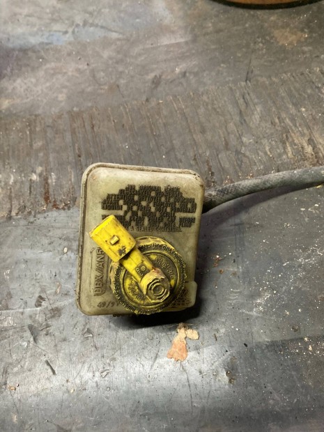 VW fékfolyadék tartály