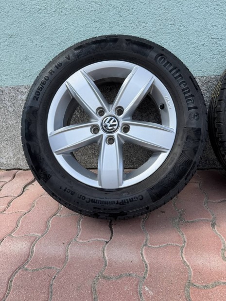 VW felni szett, nyári gumikkal
