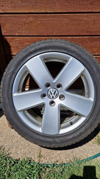 VW gyári alufelni 5x112 17" Passat téli gumikkal ( Borbet )