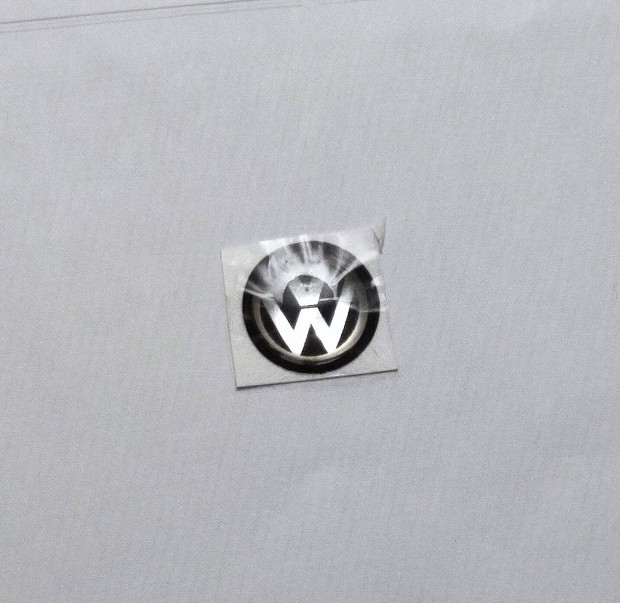 VW indtkulcs (aut kulcs) emblma 2 db 10 mm-es fekete