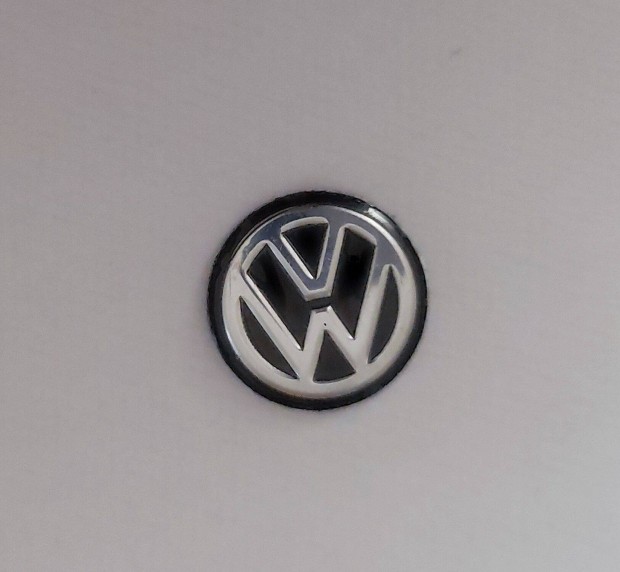 VW indtkulcs (aut kulcs) fekete-ezst emblma 14 mm-es