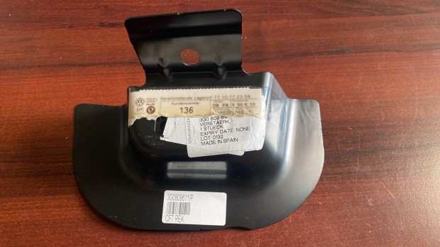 VW meger�s�t�s C-oszlophoz 3G0809611 elad�