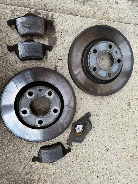 VW passat B5 és társai , elsőfék garnitura Textar m Bosch