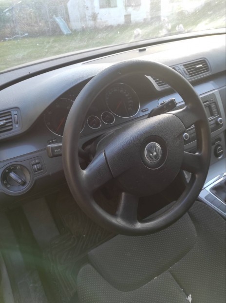 VW passat B6 alkatresznek csak egyben