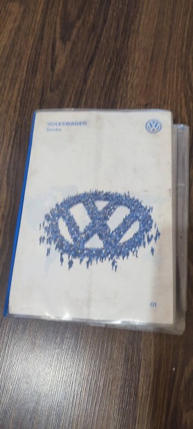VW polo kezelési útmutató,szervizkönyvel. Német nyelven.