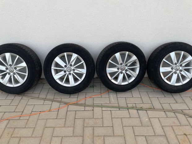 VW r15 gyári felni, gumival eladó