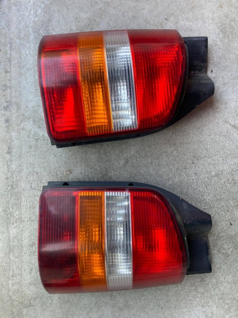 VW t5 hátsó lámpák szétnyílós ajtóshoz