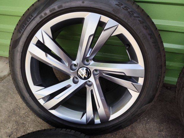 VW tiguan R-line Skoda kodiaq tarracco gyri alufelni 5x112 19"