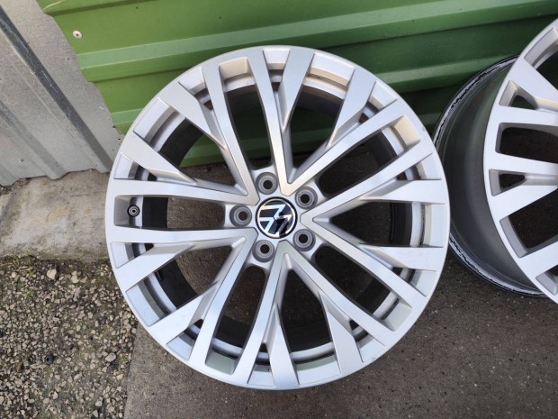VW touareg Passat b8 tiguan sharan 7n gyári alufelni 5x112 18"