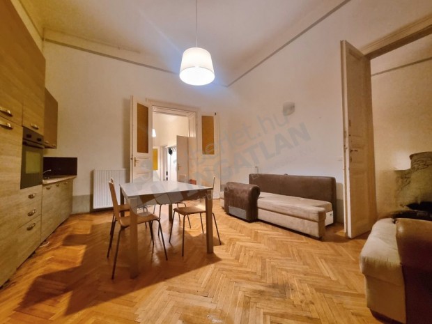 V. KER�LET, HAVAS UTC�BAN 4 SZOB�S LAK�S!