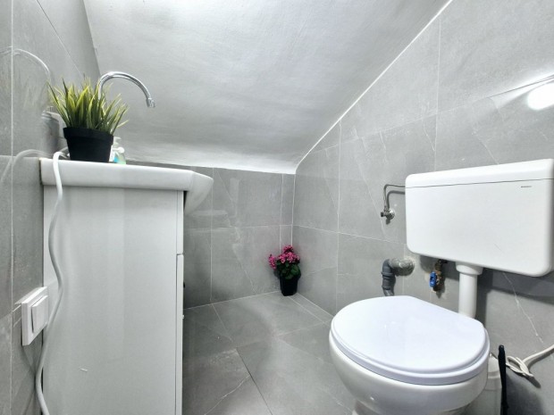 V. ker�let s�t�l�utc�j�ban FEL�J�TOTT �zlethelyis�g kiad�