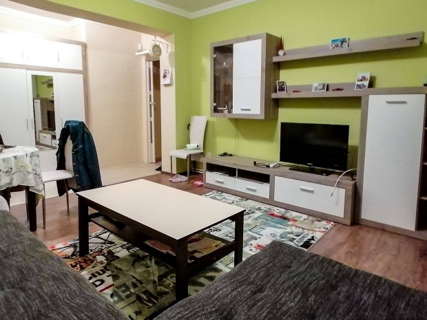 V�c-Als�v�ros 1+1/2 szob�s lak�s elad�